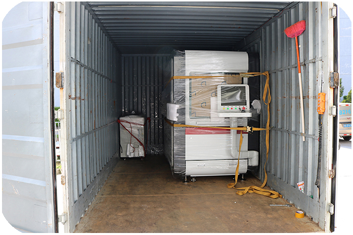 500w激光切割機(jī)發(fā)貨當(dāng)中采用聯(lián)品激光器，快速切割金屬首飾